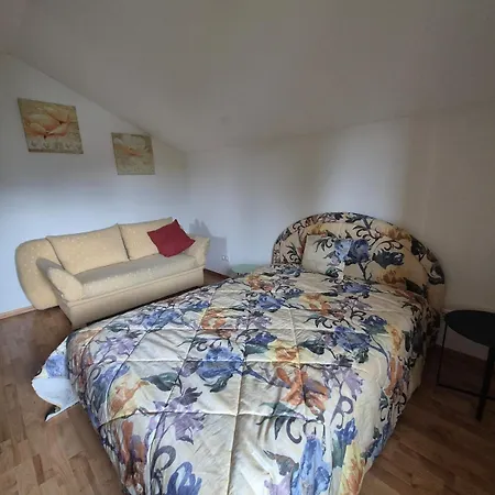 Charmanter Rueckzugsort Im Dg Apartment *
