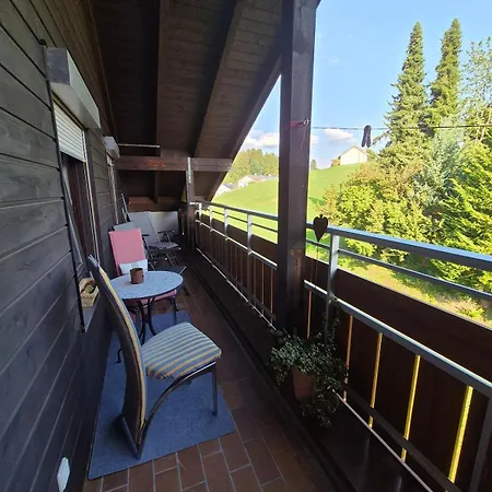Charmanter Rückzugsort Im Dg Apartment *